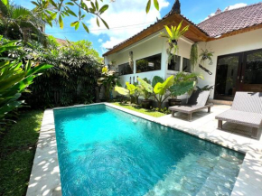 Villa MONTI - LEGIAN - SEMINYAK - Lovely 2 Bedroom Villa - Great Location !